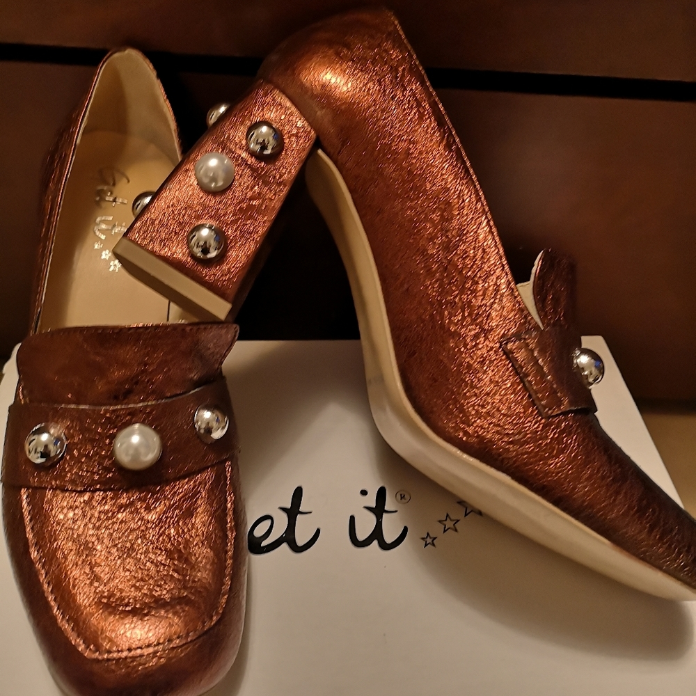 High heel shoes.